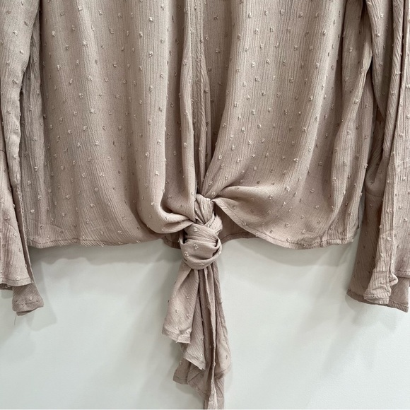 Entro tan Swiss dot belle sleeve blouse top tie waist v-neck size large NWT - Picture 4 of 9